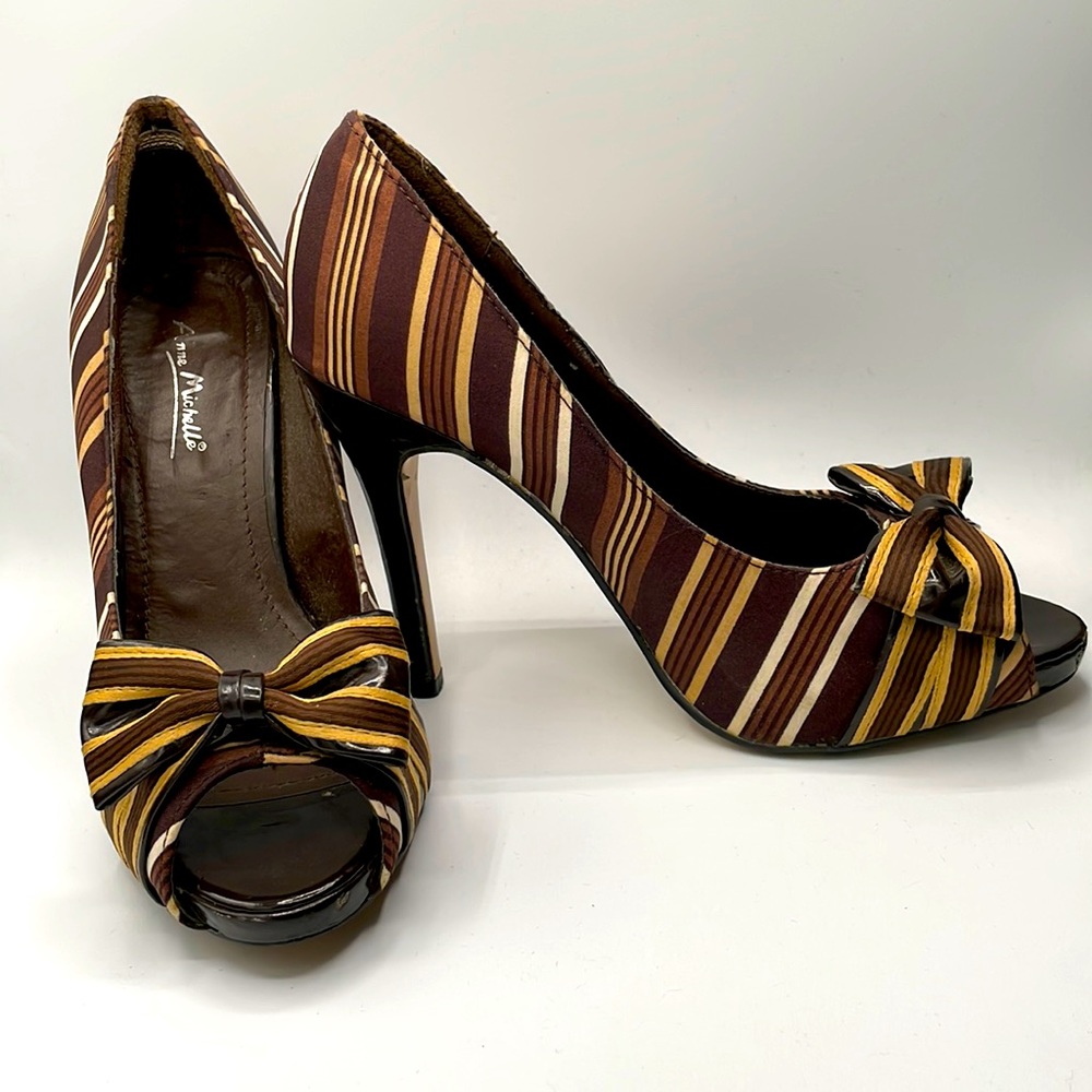 Anne Michelle bow tie heels 6.5